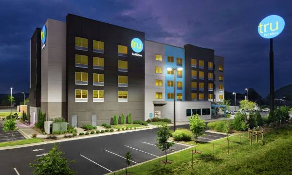 Tru by Hilton Ringgold