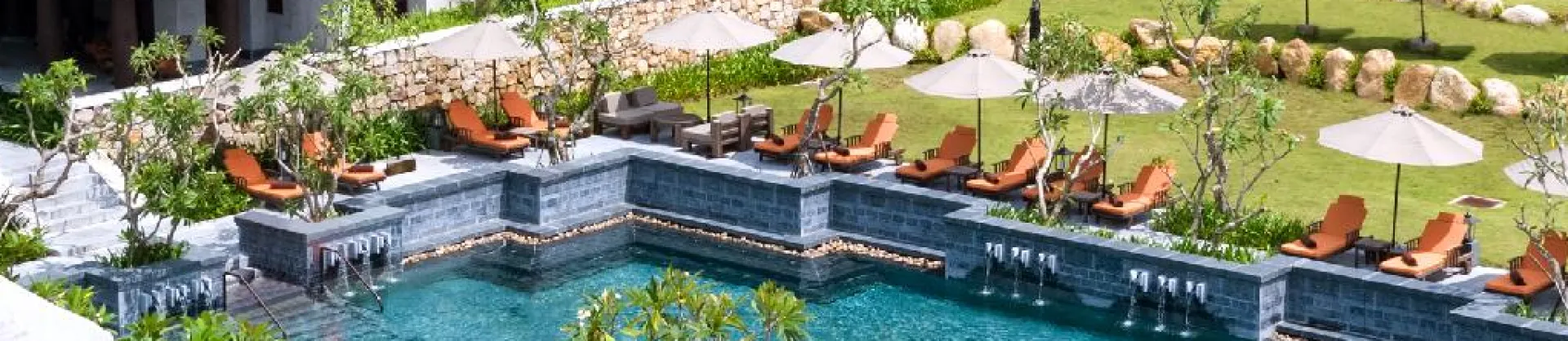 Khách sạn cao cấp