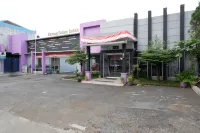 RedDoorz Near Stasiun Purwokerto Monumen Panglima Besar Jenderal Soedirman附近的飯店