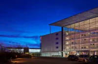 Radisson Blu Hotel London Stansted Airport - С парковкой