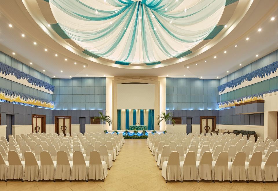 Eastern Grand Palace Hotel Over view