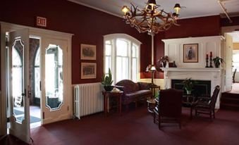The Historic Redstone Inn - Housity
