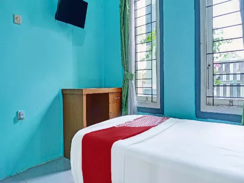 OYO 91731 Home Stay Elis Cateliya Syariah Hotel a West Karawang