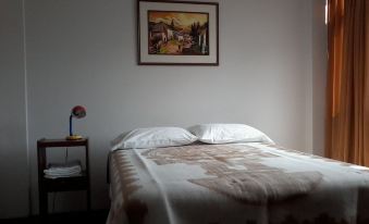 Royal Sweet Dreams Airport B&B - Housity