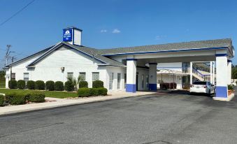 Motel 6 Marianna, FL