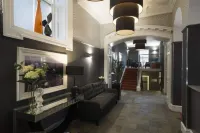 Sonder Royal Garden Apartments New Town