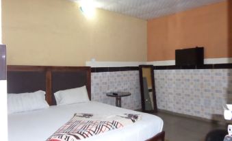 Metro Hotel Ajeigbe