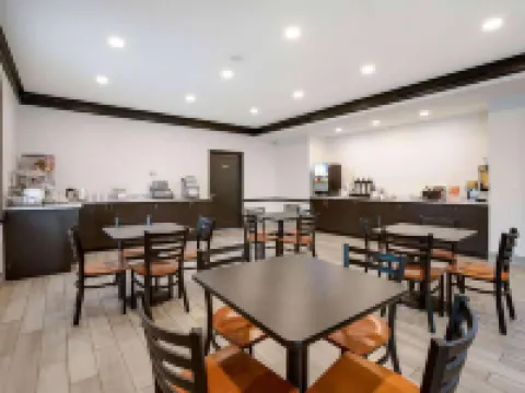 Travelodge by Wyndham Canton/Livonia Area, MI Hotels in Canton