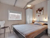 "Ebbeline" - 150m from the Sea Hotels in Bjert