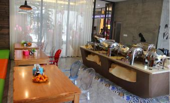 Elan Hotel (Taizhou Golden Eagle Pozi Street)