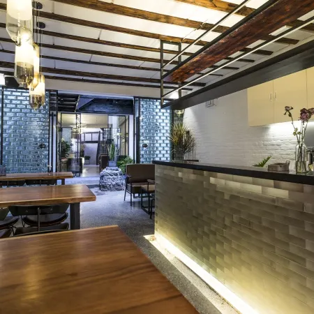 Han's Inn