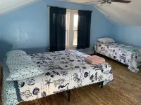 Mermaids & Mutts 3 Bedroom Bungalow by RedAwning Hotels near Embry-Riddle Aeronautical University