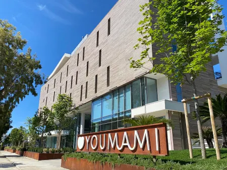 Youmami Suite Hotel Wellness&Spa Отели рядом с достопримечательностью «Porto di Giulianova»