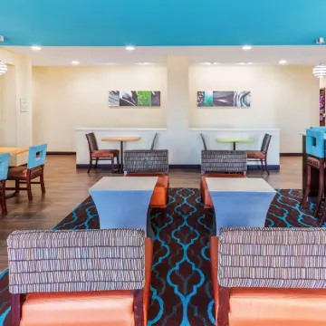 La Quinta Inn & Suites by Wyndham Artesia