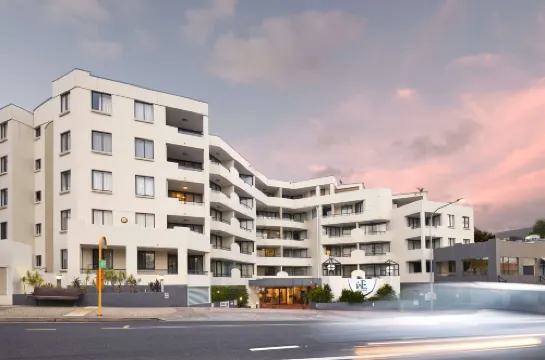 West End Central Apartments