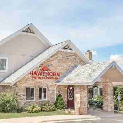 Hawthorn Suites by Wyndham Green Bay Hotel Exterior