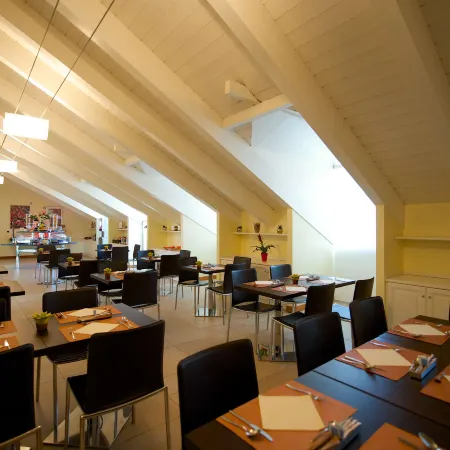 Best Western Crystal Palace Hotel Отели рядом с достопримечательностью «Площадь Сан-Карло»