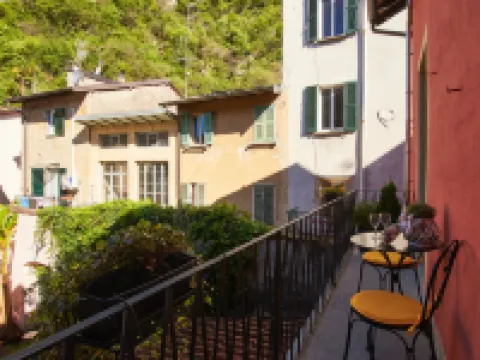 Cris House Hotels in Porlezza