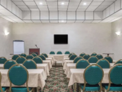 Howard Johnson by Wyndham Saugerties, NY Hotels in Saugerties