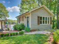 Lakefront Vacation Rental w/ Views & Hot Tub! Hotels in Bracey