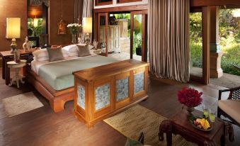 Howie's HomeStay