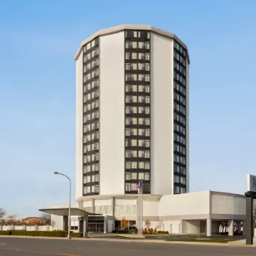 Holiday Inn PHILADELPHIA ARPT-STADIUM AREA by IHG Hotels near University of Pennsylvania