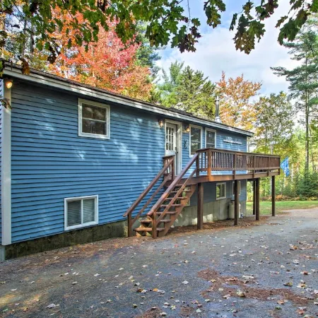 Bethel Chalet w/ Hot Tub: 3 Miles to Sunday River!