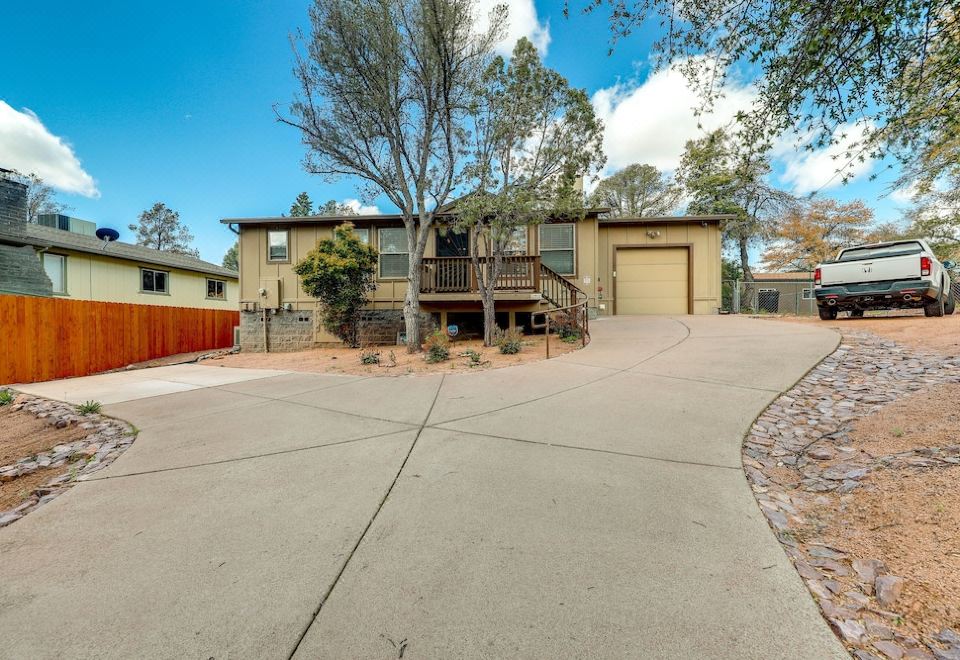 Payson Home w/ Yard, Fire Pit: 2 Mi to Downtown! - Housity