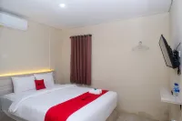 RedDoorz Plus Near RS Jih Solo - Bintang 1
