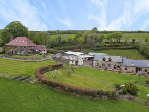 West Hollowcombe Farm Cottages - Full Site Booking