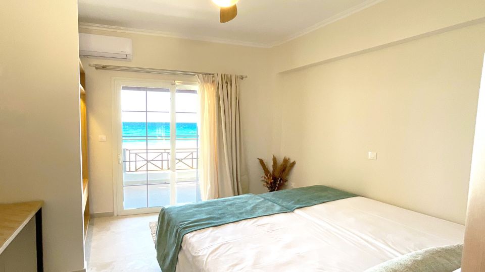 Beachfront 2-Bed Luxury Apartment - Agios Gordios, Corfu, Greece