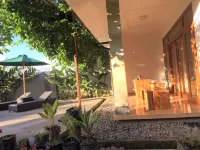Villa - Warung AromaChampuhan Hotel in zona Kebun Pak Adhi