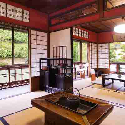 Motoyu Ishiya Rooms