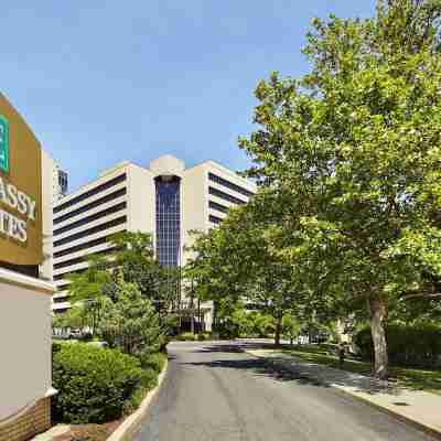 Embassy Suites by Hilton Crystal City National Airport Hotel Exterior