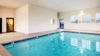 Super 8 by Wyndham Pueblo - Pools