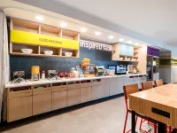 Home2 Suites by Hilton Santa Rosa Beach - breakfast