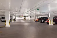 Home2 Suites by Hilton Montreal Dorval - parking