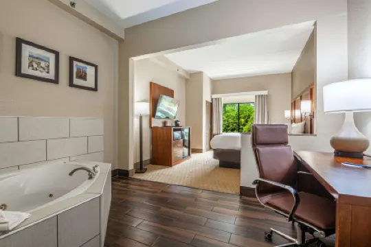 Comfort Suites Morrow- Atlanta South