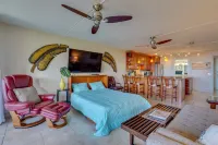 Kona Pacific Top Floor Retreat Ocean View and Pool!
