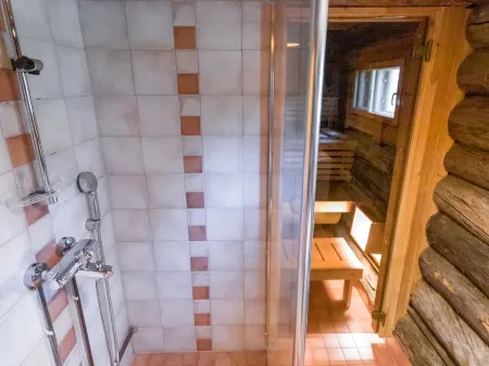 Lomaperä Отели рядом с достопримечательностью «Snow Village»