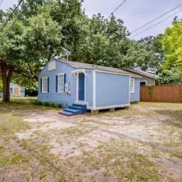 Cozy 3 Oaks Cottage in Gulfport Close to Beach! - Housity