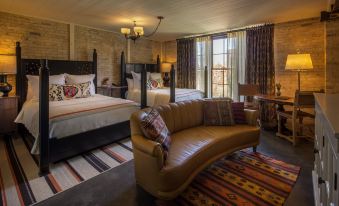 Hotel Emma at Pearl on the Riverwalk