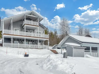 Saaruan Aurinko Hotels near Pieni Karhunkierros