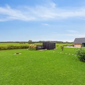 "Brothir" - 500m from the Sea