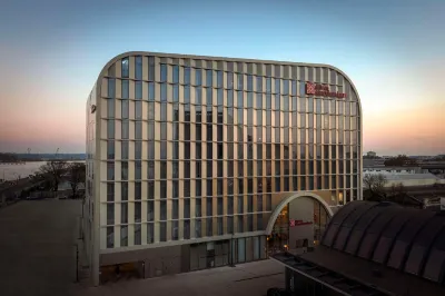Hilton Garden Inn Bordeaux Centre Hotel berhampiran Jacques Chaban-Delmas Bridge
