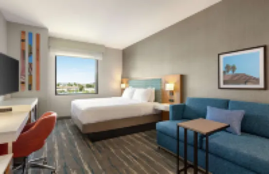 Hampton Inn & Suites - San Mateo