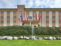 Best Western Grand Hotel Guinigi Hotels near Guinigi Tower