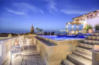 NH Cartagena Urban Royal - 屋上プール