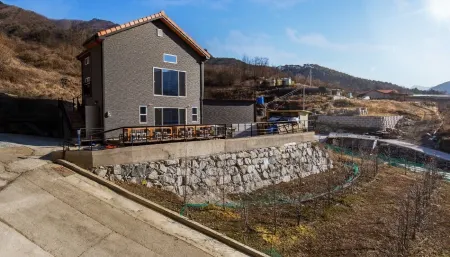 Jecheon Binnaneun Worak Pension Отели рядом с достопримечательностью «Woraksan»