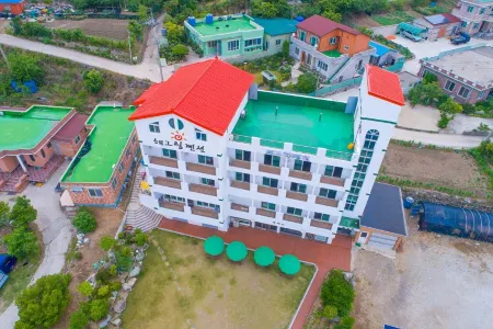 Wando Haegrim Pension Отели рядом с достопримечательностью «Spring Waltz Location»